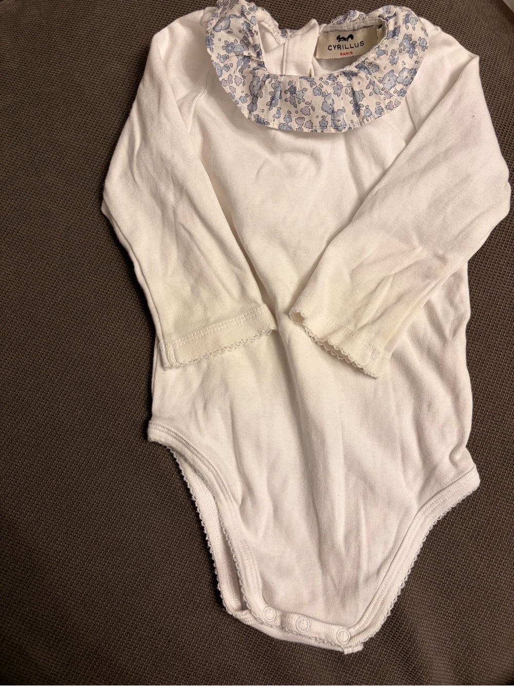 Cyrillus White Long-Sleeve Bodysuit with Blue Floral Ruffle Collar